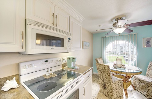 Port Clinton Apartment | 1 Mi to Ferry: Port Clinton Condo w/Beach View!