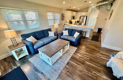 Gypsum Condo | 1 of 4 Waterfront Condo-Style Suites: Clean, Safe & Small Hotel Sleeps 8-32