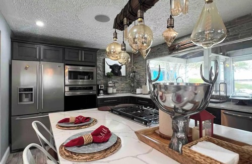 Walton House | 10 acres property great for outside activities its great place to make memories