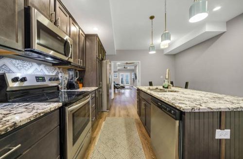 Shelby Park Apartment | 1271 S Preston St