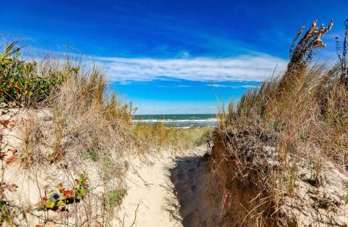 Cottage Line Apartment | 1866 EOV Dune Suite