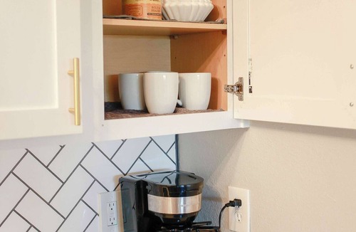 Cottage Line Apartment | 1866 EOV Dune Suite