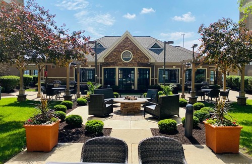 Fishers Apartment | 1BR 2 Queens Suite | Daily Breakfast & Fire Pit