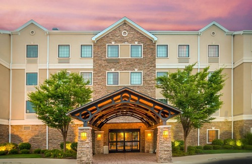Maumee Apartment | 1BR King Suite | Sofa Bed & Free Breakfast