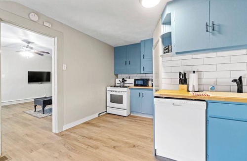 West Central Apartment | 1BR Pet-Friendly Apartment | Near Downtown Fort Wayne