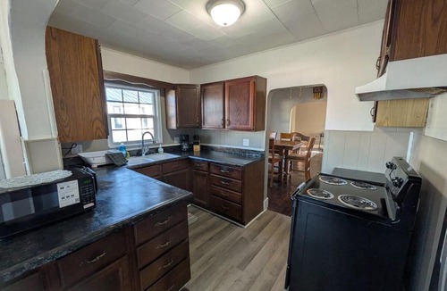 Robinson House | 2 Bed/1 Bath Home in the Center of Town