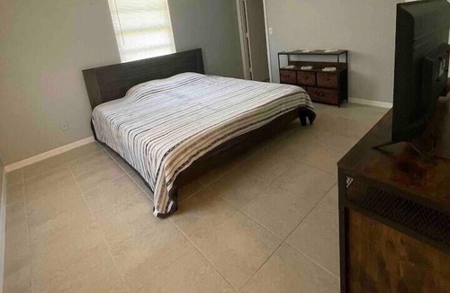Florida Ridge Apartment | 2 Bedroom 815543 by Houzlet