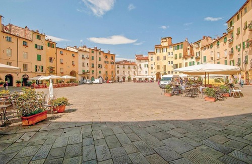 Capannori Apartment | 2 bedroom gorgeous apartment in Gragnano LU