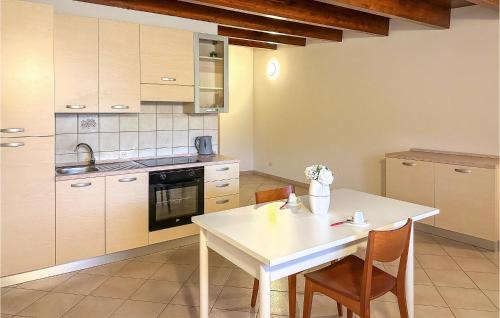 Lecce nei Marsi Apartment | 2 Bedroom Nice Apartment In Lecce Nei Marsi