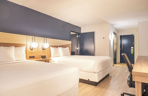 Danbury Hotel | 2-bedroom suite with kitchen