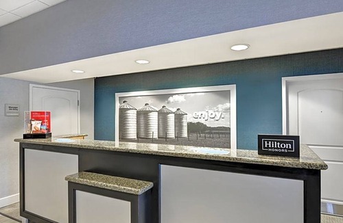 South Waverly Hotel | 2-Star Hotel ∙ Hampton Inn Sayre