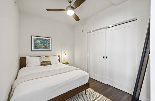 Bluemont Hotel | 2 Units | Arlington Getaway | Kitchen & Rooftop Pool | Ideal for Weekend Getaway