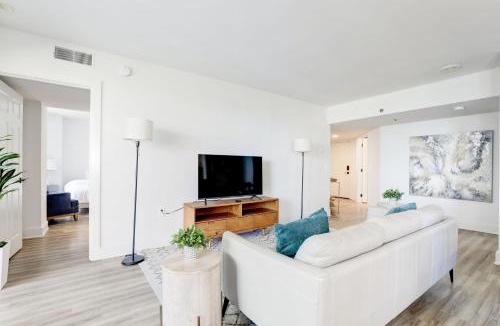 Crystal City Apartment | 2BR Luxury Apartment Near DC & Airport