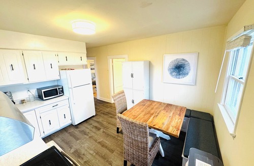 Cambridge House | 2BR Riverfront Retreat on 61 acres with 270 degrees of waterfront/private Pool