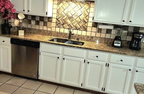 Lakes of Forest Hill House | 3 - 2.5 home Modern Delight fully equipped kit., fast Wi-Fi, all rooms upstrs