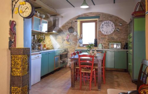 Castilenti Apartment | 3 Bedroom Gorgeous Apartment In Castilenti