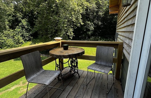 French Lick Cabin | 3-bedrooms, 2 bathrooms upstairs cabin in charming French Lick with AC