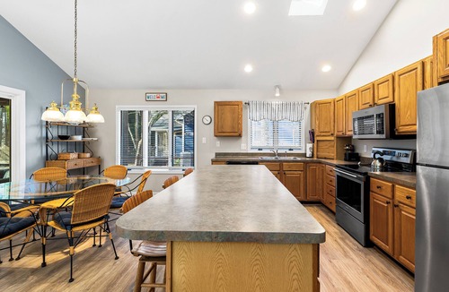 Frankford Cottage | 3 Mi to Bethany Beach! Dog-friendly Family Getaway