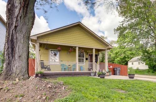 Indianapolis House | 3 Mi to Dtwn: Updated Retreat in Indianapolis!