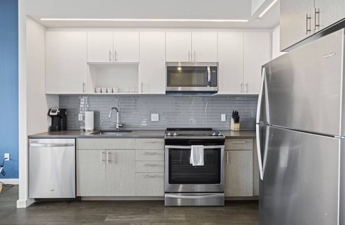 Bluemont Hotel | 3 Units | Arlington Getaway w/Rooftop | Pool & Gym | Walk to True Food Kitchen