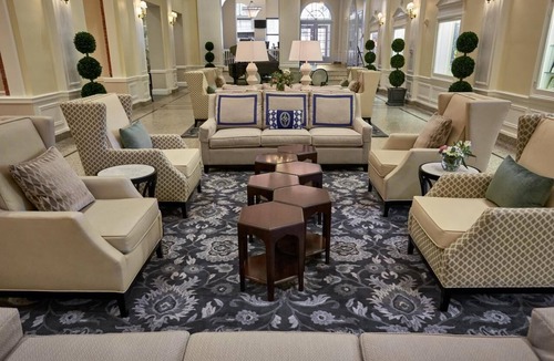 Staunton Hotel | 3 Units | Indoor Pool | Pet-Friendly | Downtown Staunton Stay