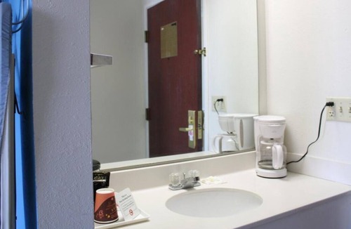 Mount Vernon Hotel | 3 x Non-Smoking Triple Queen at FairBridge Inn Express Mt Vernon
