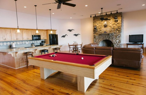 Salem House | 36 Acre Lakeside Estate - Experience The Gated Private Estate w/Guest Cabins.