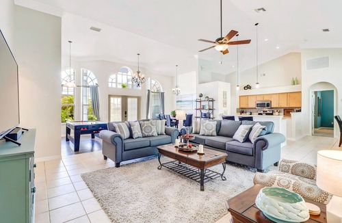 Cape Coral Villa | 4 bedroom villa with pool & spa (heatable) Tiki bar overlooking the water!