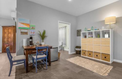 Batesville House | 40 Acre - Mechum Hill Guest Cottage