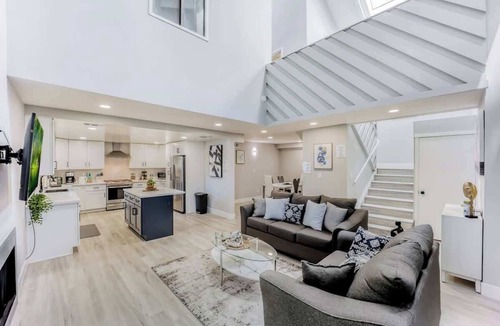 Menlo Park Condo | 491-Luxury Home w/AC & Patio near Meta & Stanford