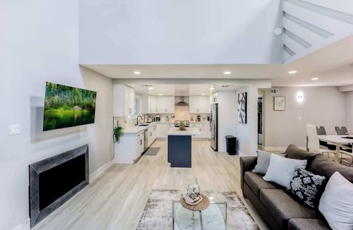 Menlo Park Condo | 491-Luxury Home w/AC & Patio near Meta & Stanford
