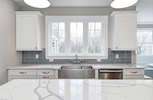 Ivy Hills House | 6 BED/4.5 BATH LUX CHIC FARMHOUSE WITH OUTDOOR FIREPIT