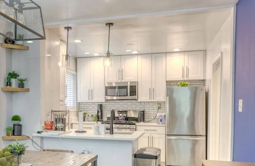 Capitol View House | A modern 10-guest bungalow with two parking spots in northeast DC