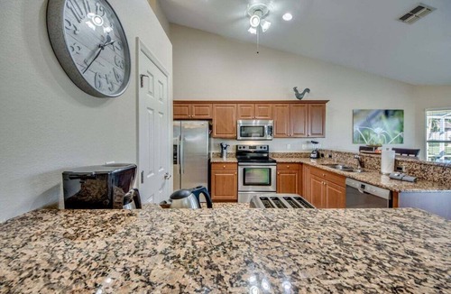 Cape Coral Villa | A spacious 3-bedroom retreat in sunny Cape Coral.