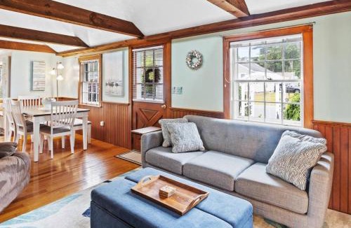 Wareham Center House | A Wave from it All: Swift's Beach Wareham