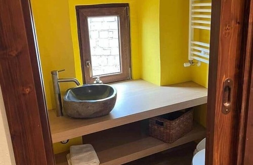 Montecchio Apartment | A Yellow Primrose in the hamlet