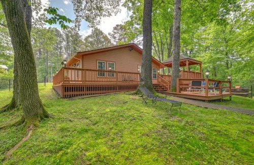 Leitchfield House | Access to Rough River Lake! Family Home w/Deck
