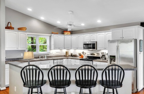 Cleveland Cabin | Amazing view and privacy! Easy car access and walkable to trails.