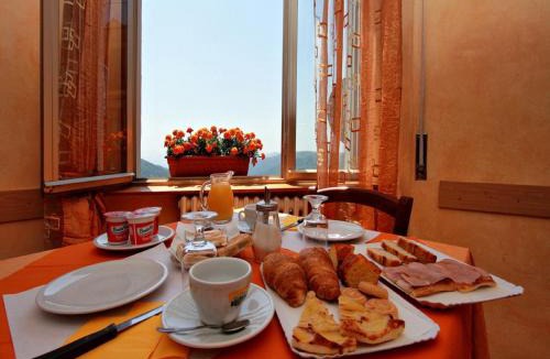Momigno Hotel | Amelia Hotel