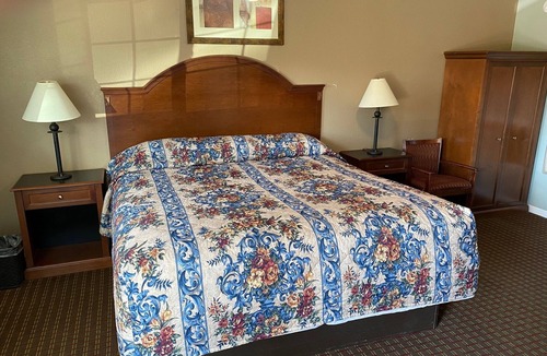 Angola Hotel | American Inn