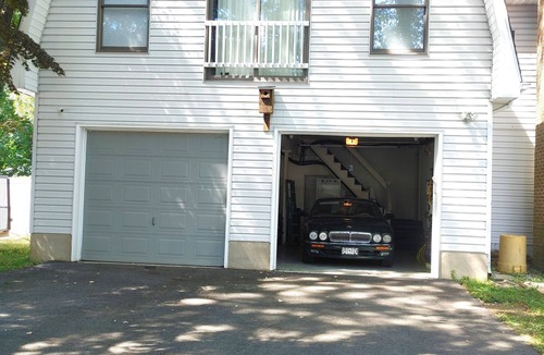 Annapolis Apartment | Annapolis Spa Retreat, Sauna, Jacuzzi, King Bed Couples Quiet Loft Apt. Getaway