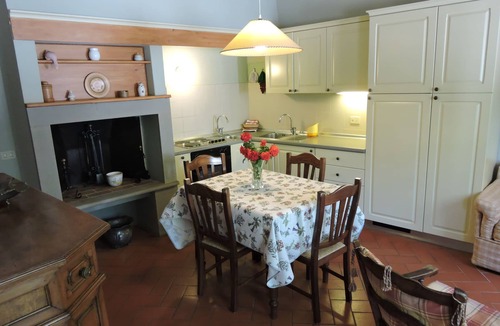 Fiesole House | Apartment for 4 people with pool Casa al Bosco