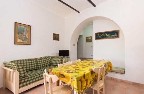 Piane di Collevecchio Apartment | Apartment L'acacia in Collevecchio - 5 persons, 2 bedrooms