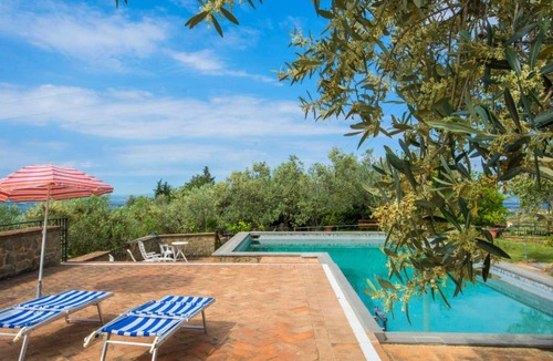 Giugnano Apartment | Apartment Villa Morosi-2 by Interhome