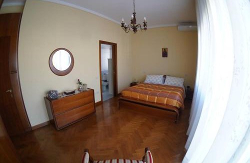 Santa Croce sull'Arno Apartment | Appartamento al primo piano in villetta con giardino