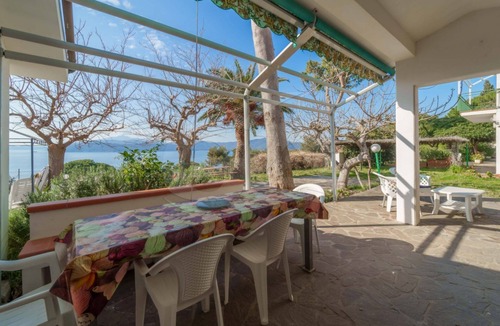 Morcone Villa | APPARTAMENTI NEREIDI - VILLINO NEREIDI