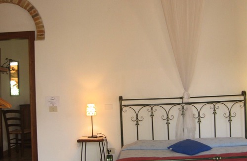 Acqualagna House | AQUALAGNA TARTUFI ROOMS POOL LOCANDA