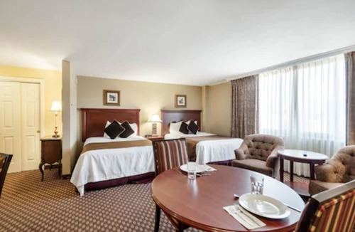 Court House Hotel | Arlington Court Suites, a Clarion Collection Hotel
