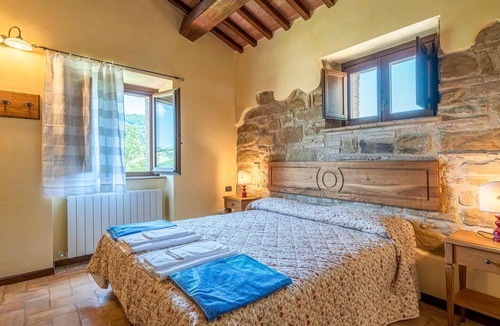 Camerino House | Authentic residence in the middle of nature with pool.