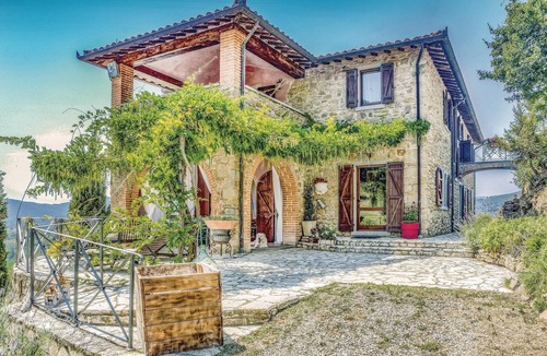 Passignano sul Trasimeno House | Awesome home in Passignano PG